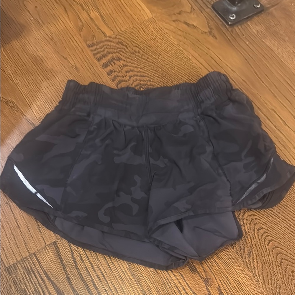 Lululemon Women’s Black Camo Athletic Running Shorts